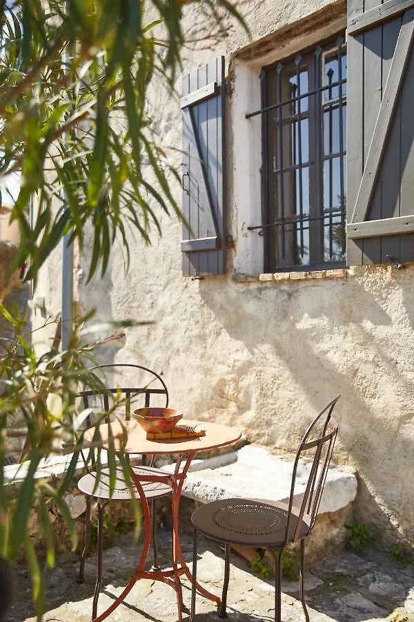 בית נופש סן-פול-דה-ואנס Luxury Townhouse In The Heart Of Medieval St Paul De Vence